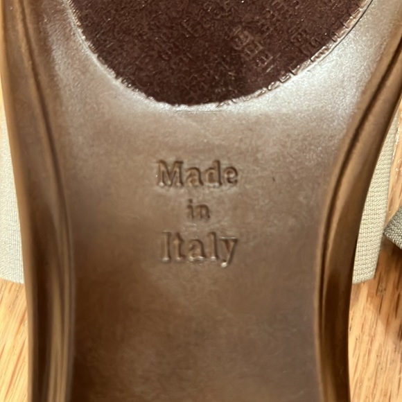 Italian Shoemakers Stretch Camel Sandals - Picture 7 of 7